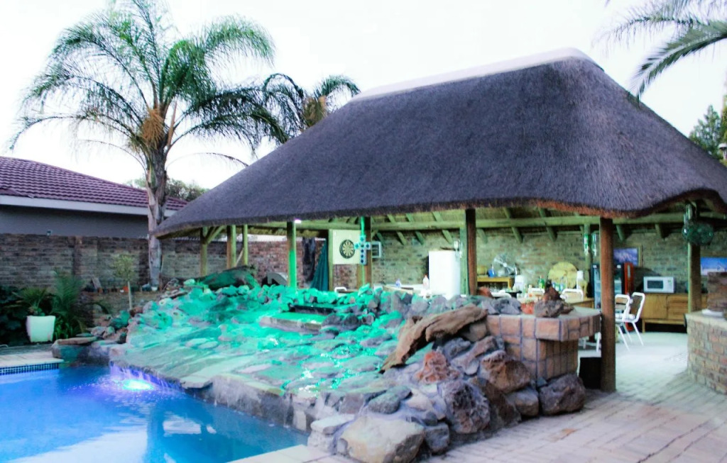 Aan Die Oewer Guest House
