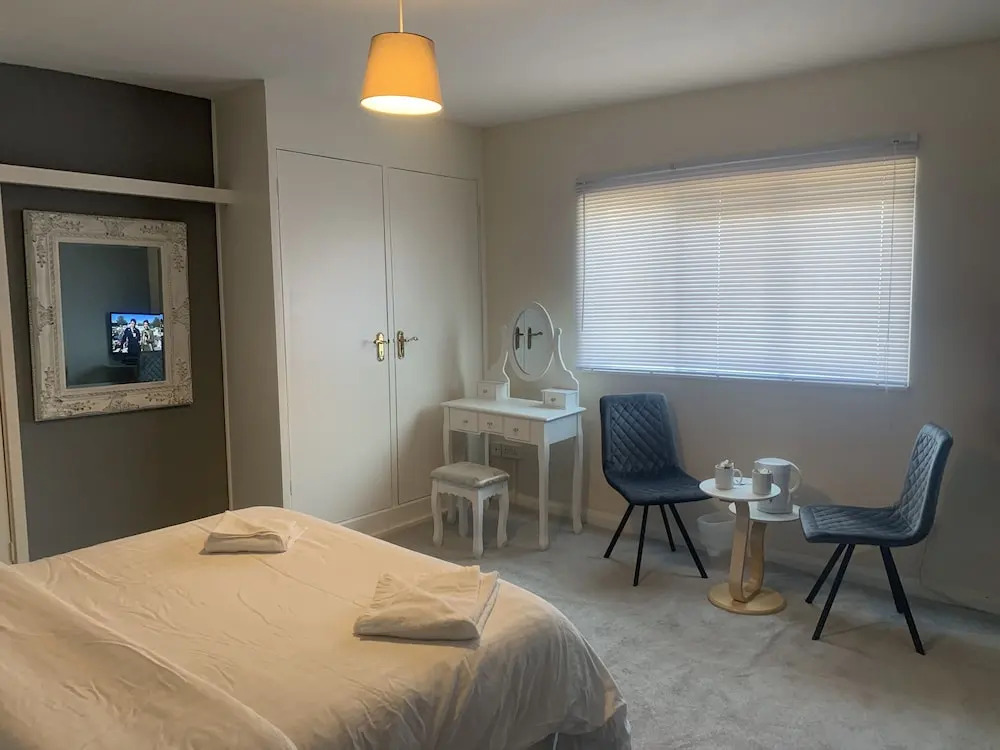 STIFFORD CLAYS FARM HOTEL