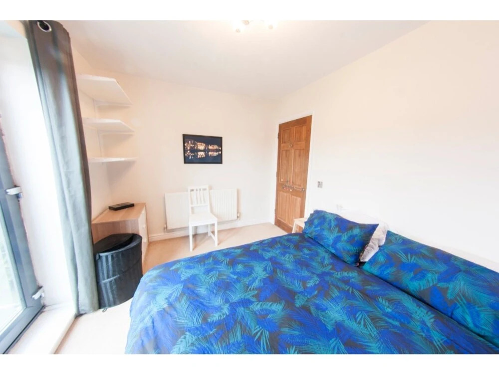 Bright, Spacious 3BR Home for 5 in The Lane