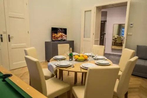 Ruterra Apt with Sauna and Billiards
