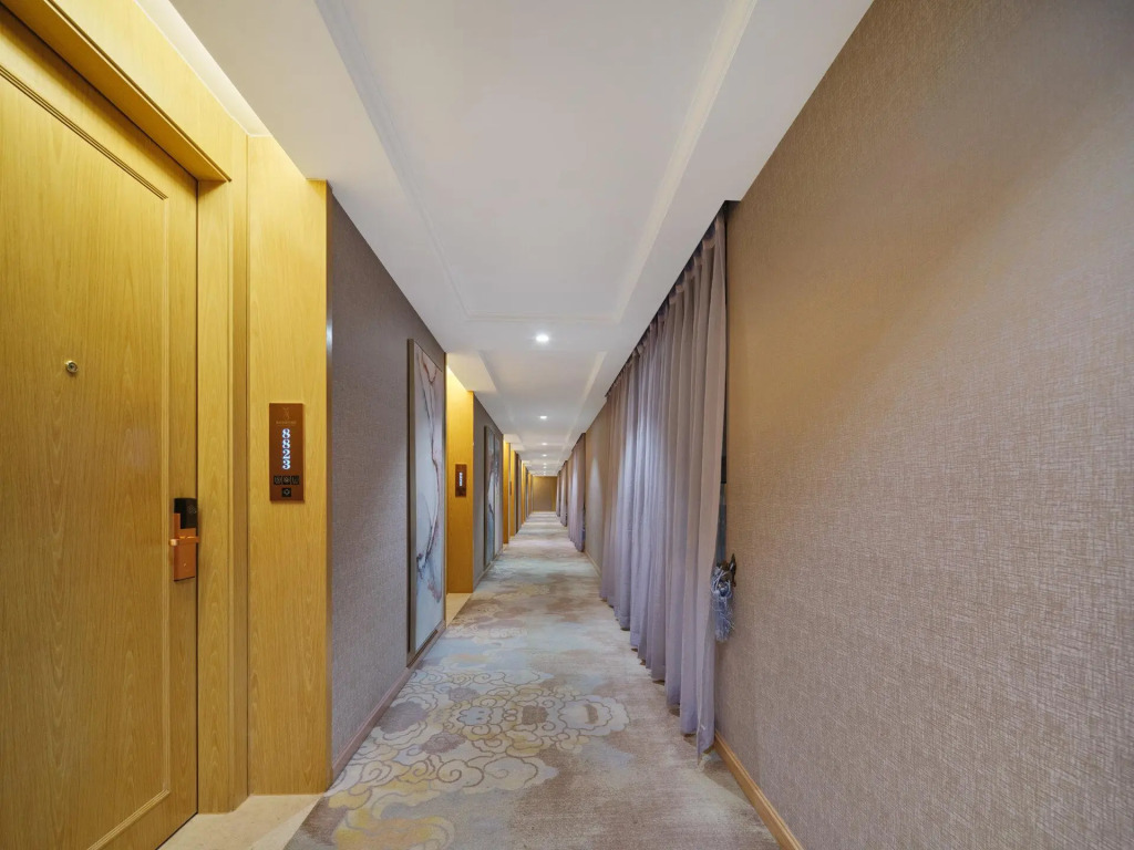 Vienna International Hotel (Shenzhen Huizhanwan Center)