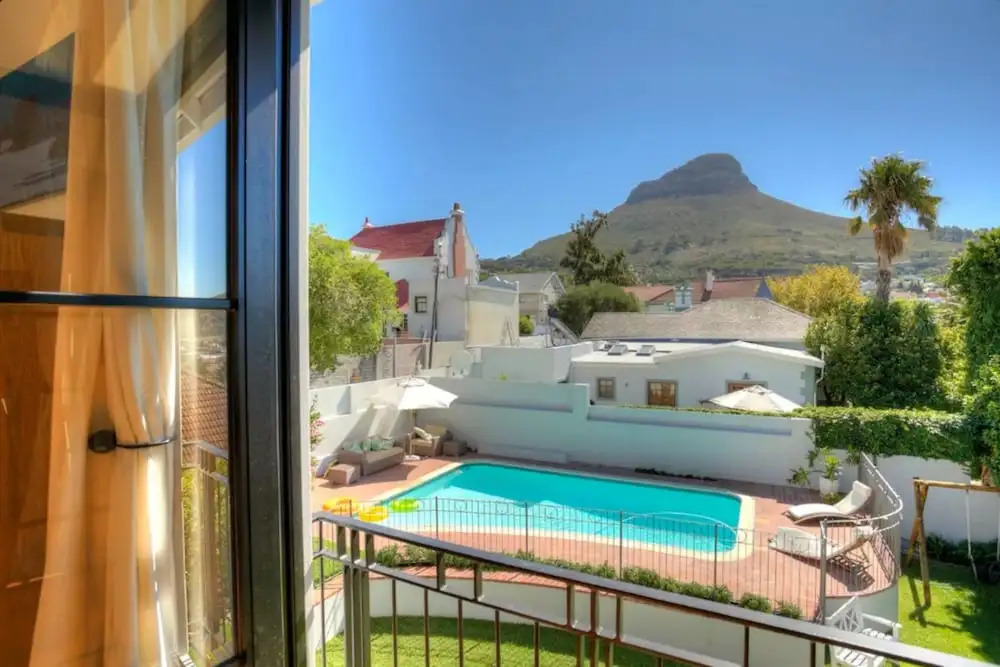 Open Plan 4 Bedroom Houses in City Heart
