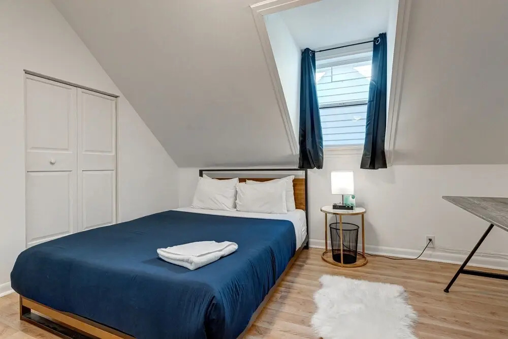 Chic Penthouse in Perfect Wrigleyville Location by AllSet Turnover