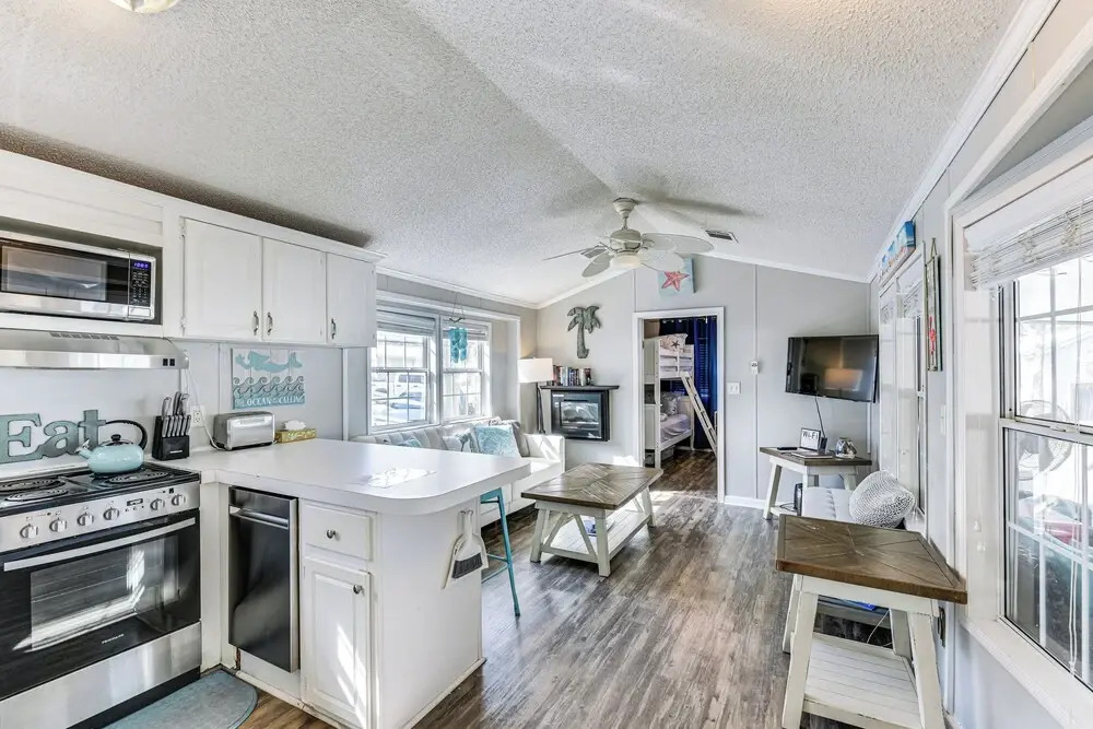 Walk to Beach: Miramar Tropical Cabana w/ Deck!
