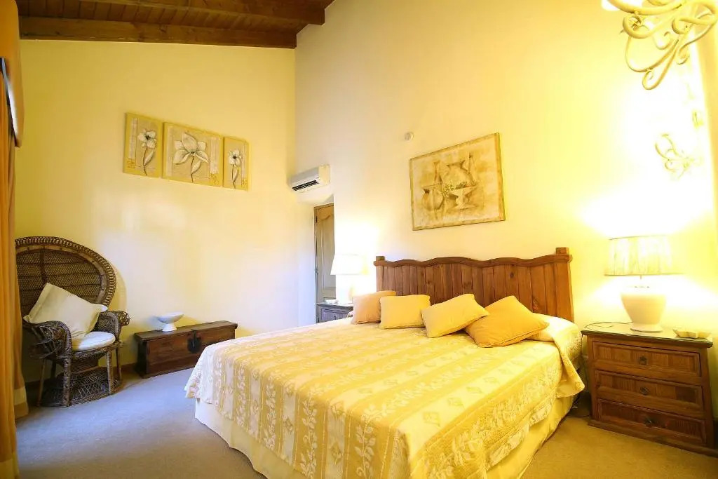 Casa Bruella - Walk to beach Pool WiFi and BBQ