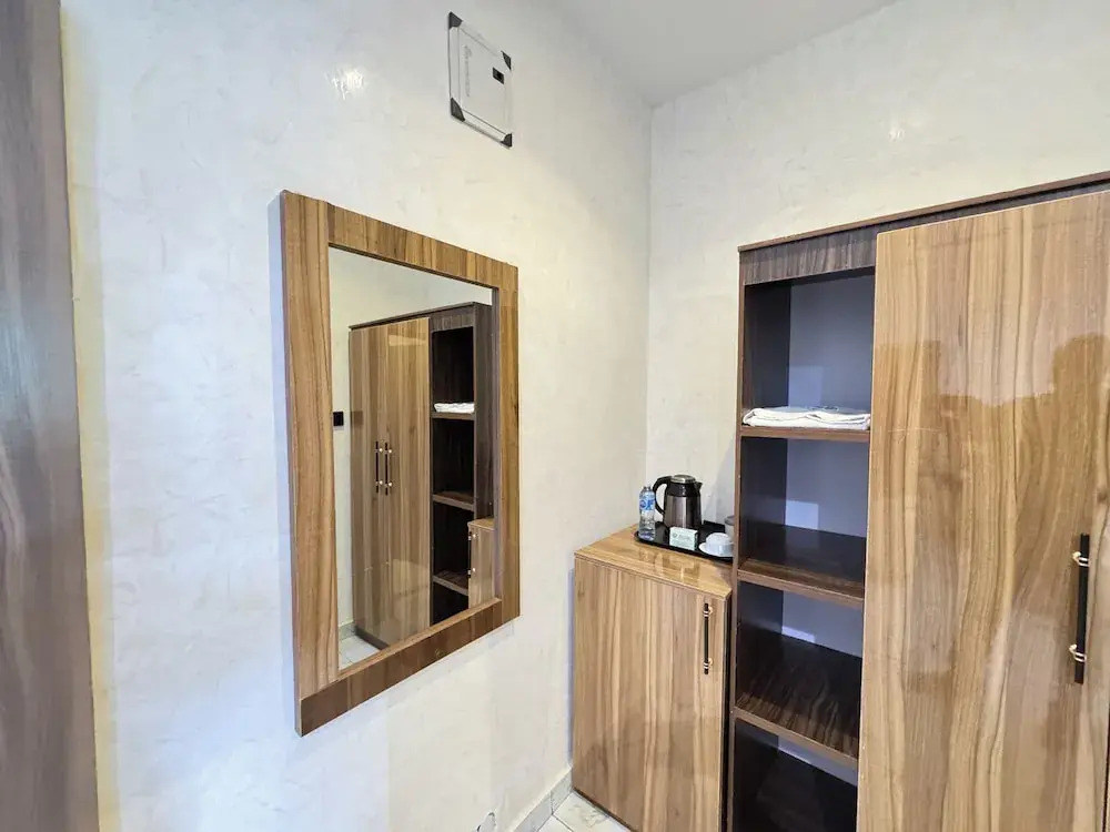 Silver Gate Hotel and Suites
