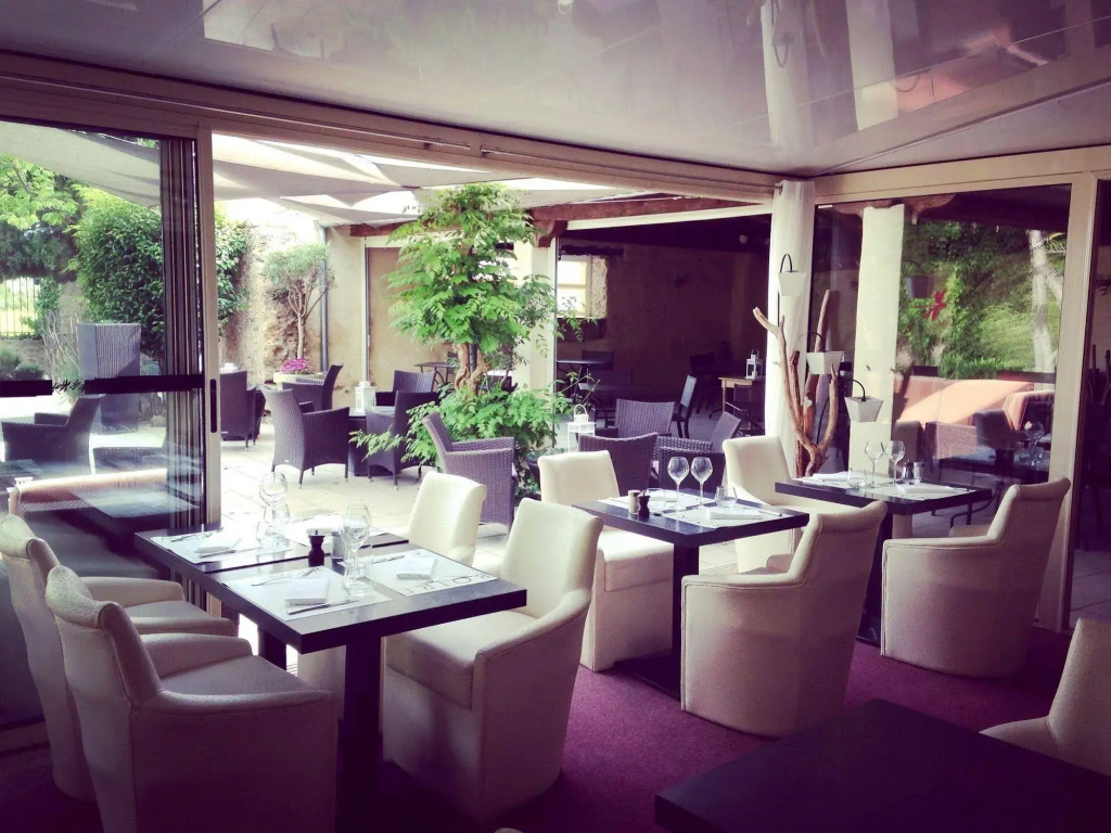 Hôtel Restaurant LArt des Mets by Côté Jardin