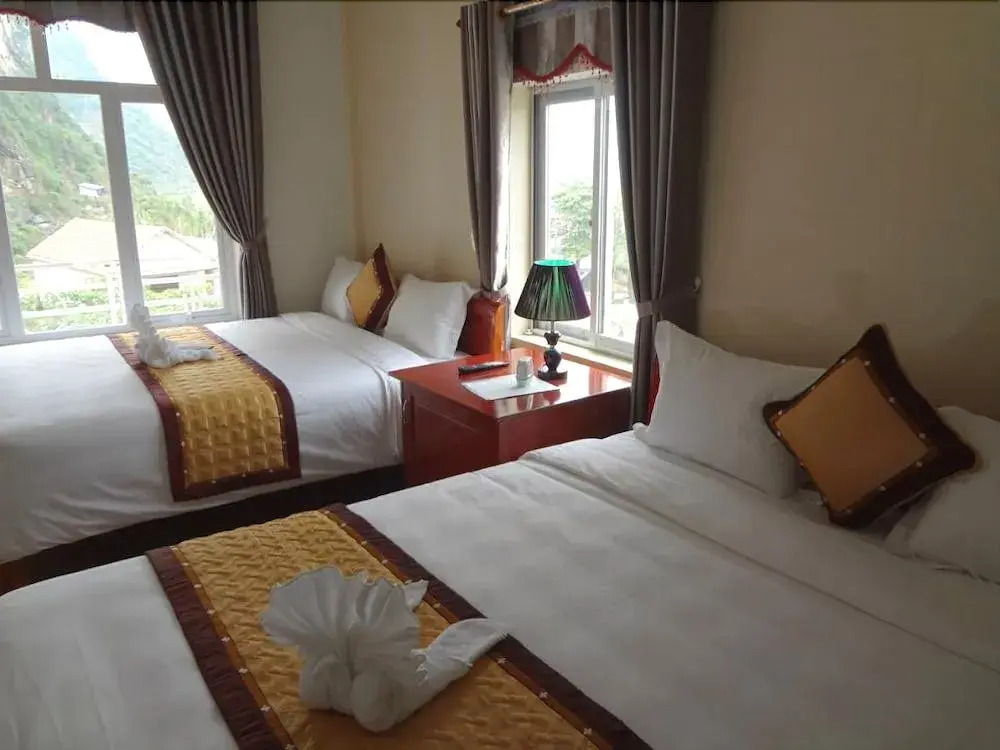 Paradise Hotel