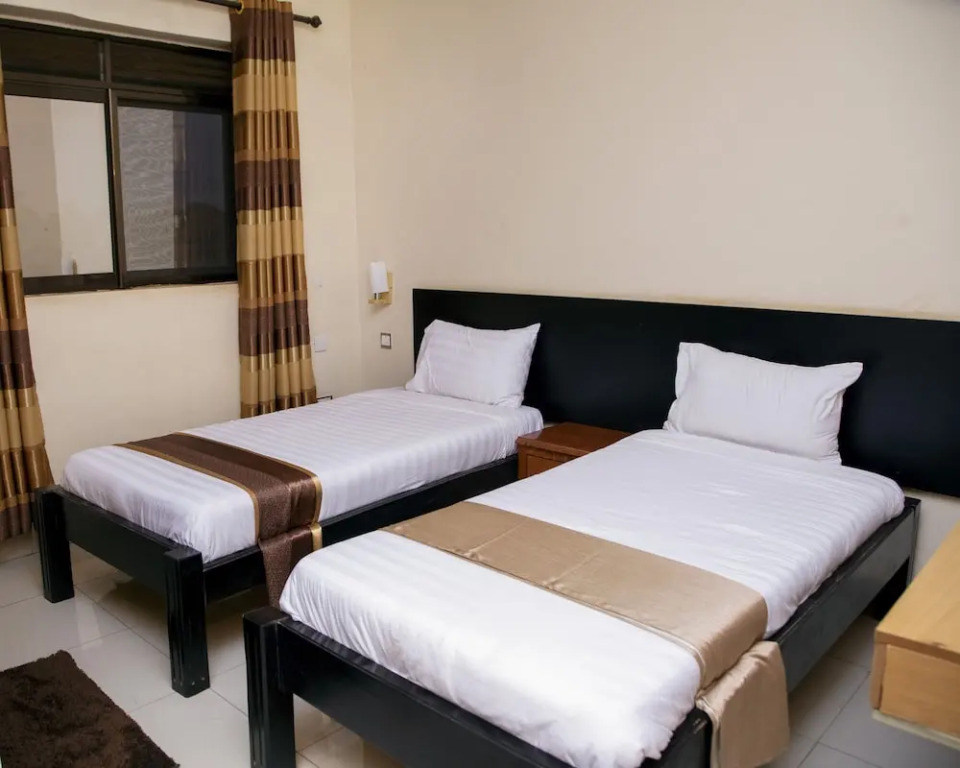 UBUNTU PALACE HOTEL - RUNATI