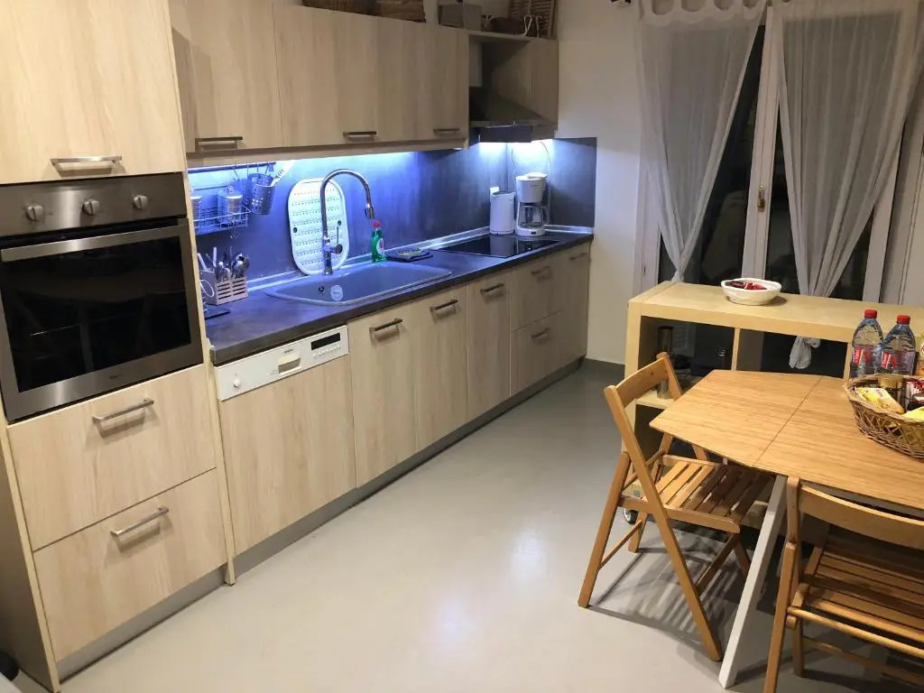 Classy lux apt w/ sea view, garden, parking