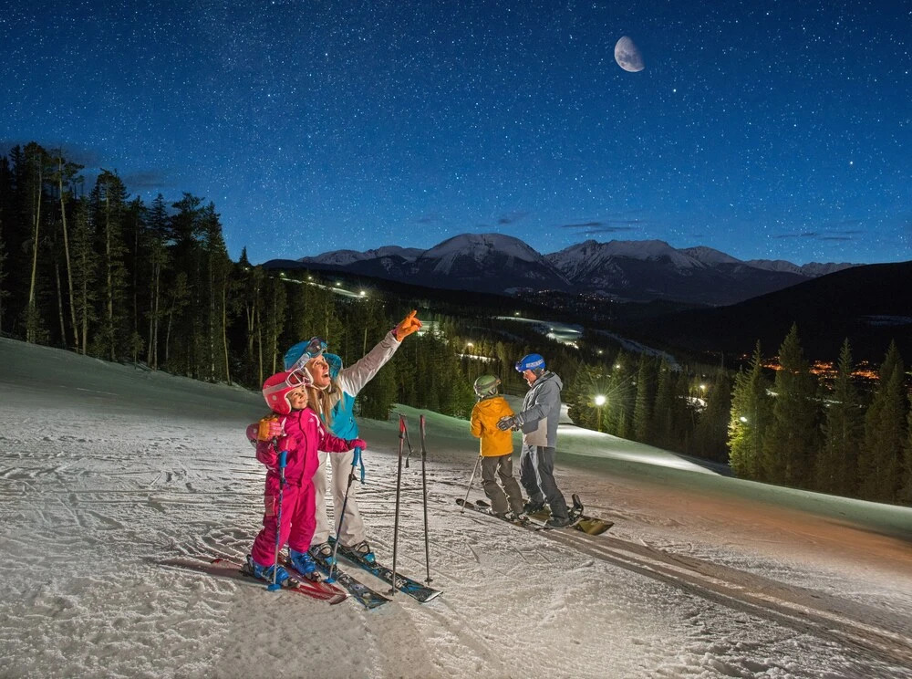 Luxurious 2 BR in River Run Village with Ski in ski out, Kids Ski Free condo