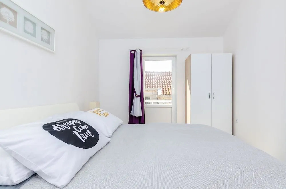 Apartment Sea Shell
