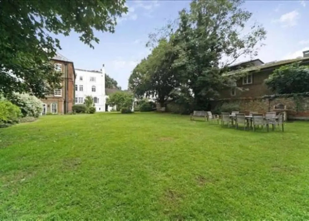 Wimbledon 2 Bedroom Apartment