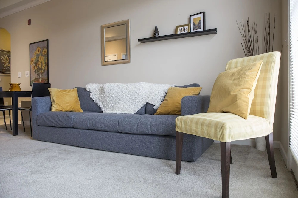 Southend 2 BR Apt near Stadium by Frontdesk