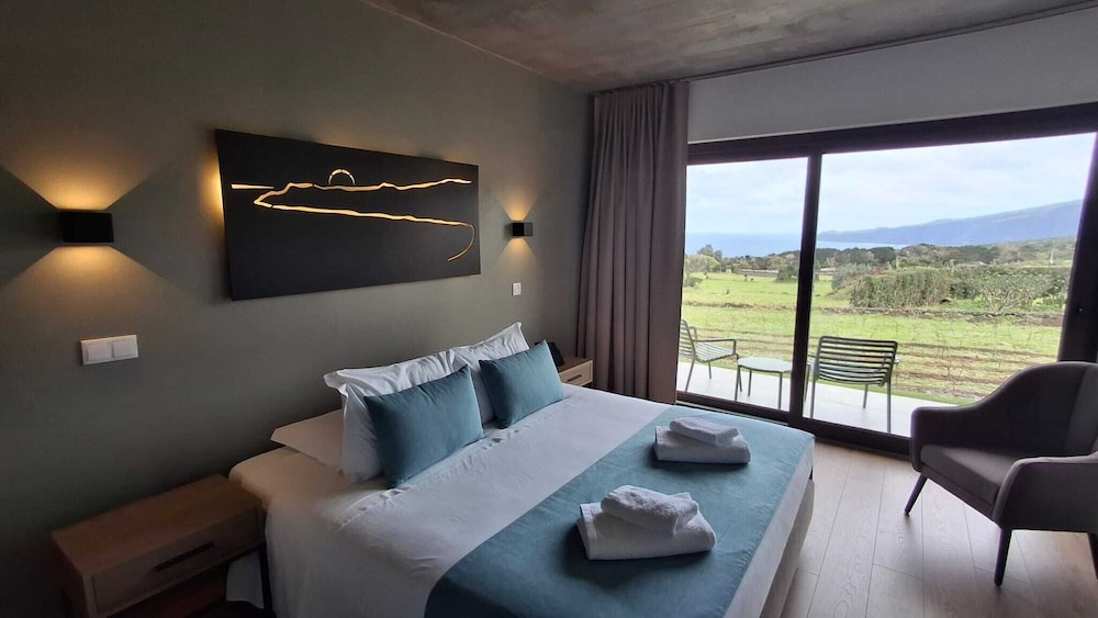 Refúgio dos Capelinhos - Villa e Suites