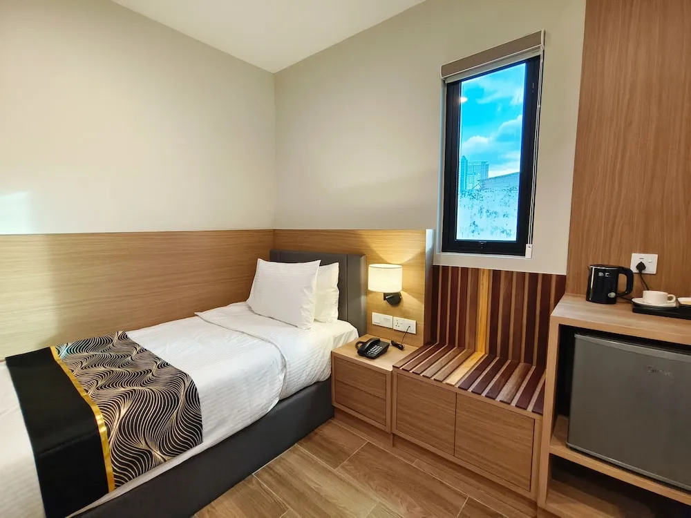 ZOOM HOTEL