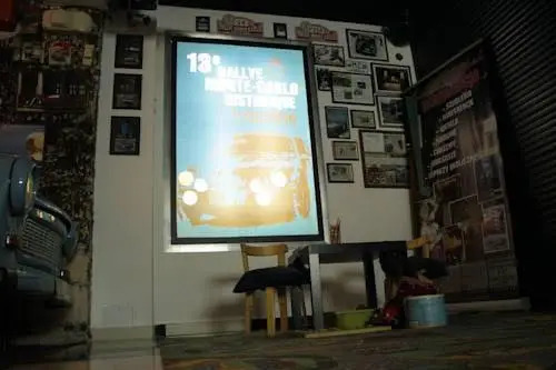 GarageHotel