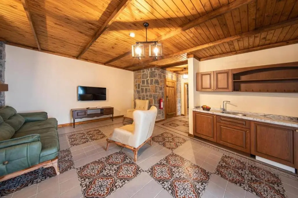Foleya Mountain Resort Hotel & Villas