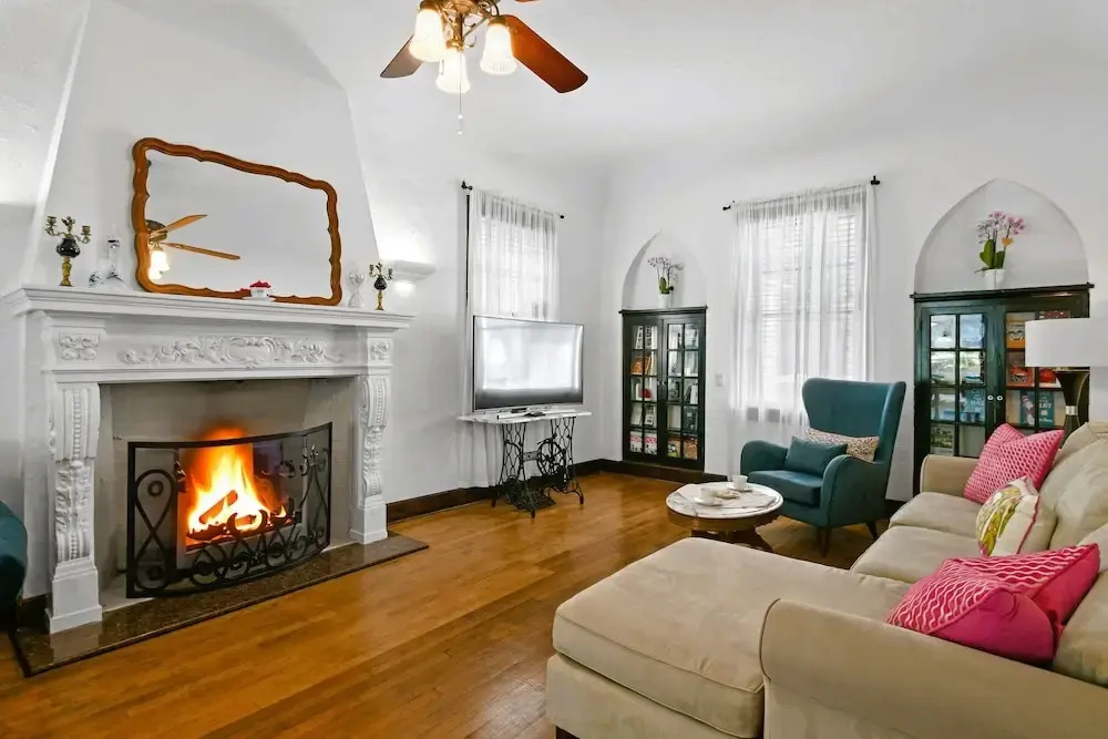 1926 Mediterranean Home With Heated Pool Sleeps 12