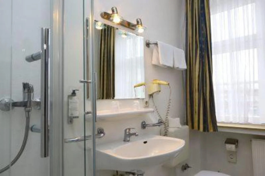 City Hotel