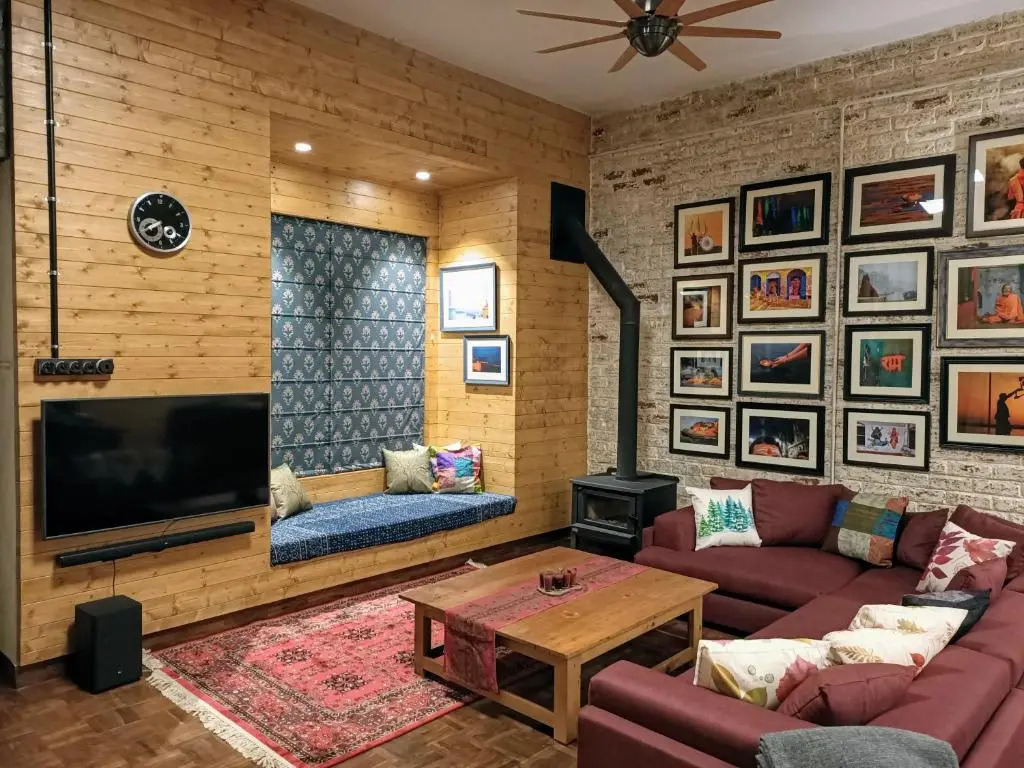 SaffronStays Ekam Walnut Suite, Chail