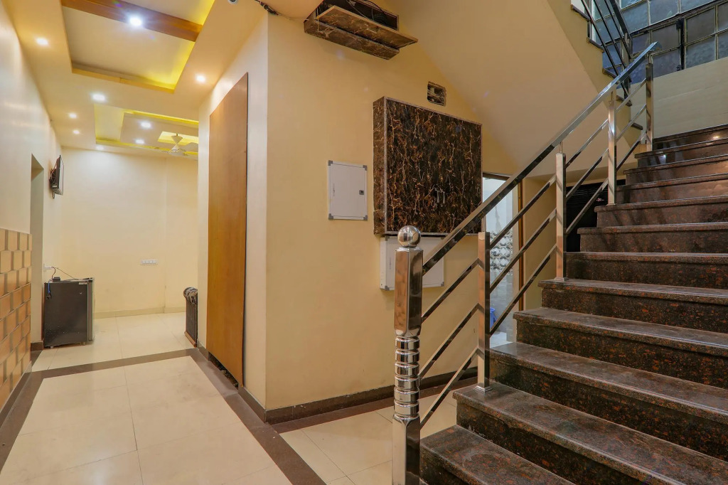 FabHotel Shree Galaxy