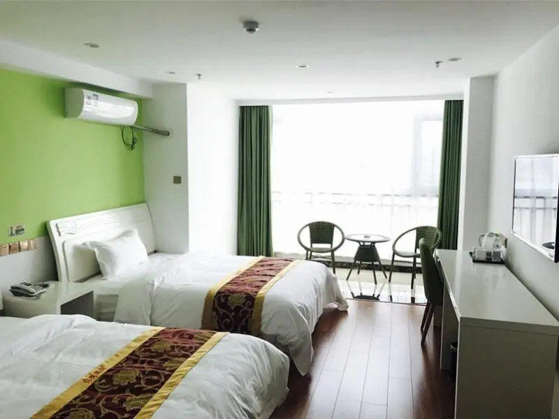 Shell Hotel Linyi Lvnan Bus Station