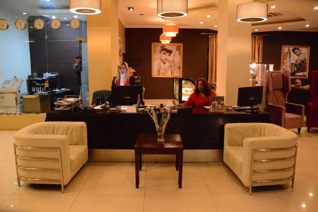 Sandy le Oriental Hotel
