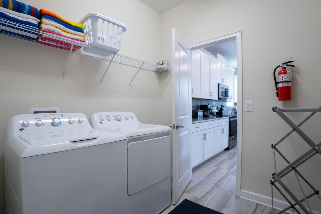 Magical Retreat 5BR Pool & Spa Near Disney