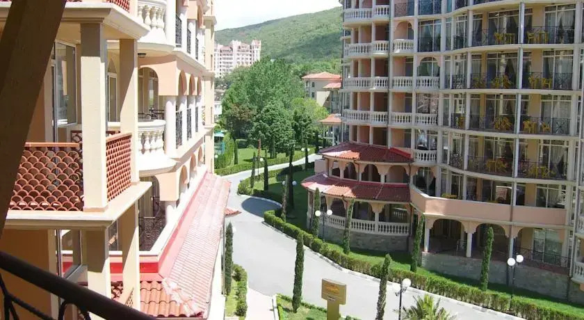 Elenite Sea View Apartments