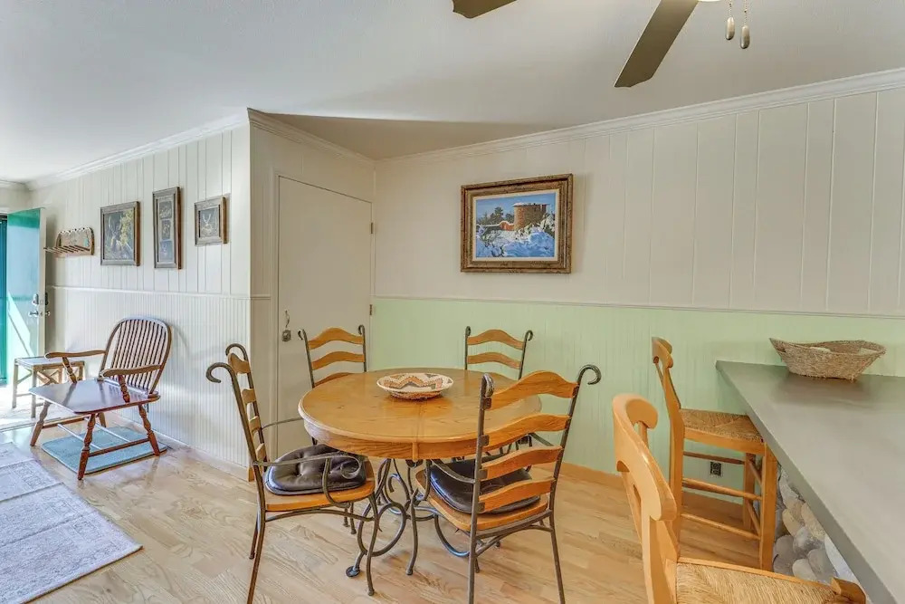 Main Street Red River Condo w/ Fireplace & Views!