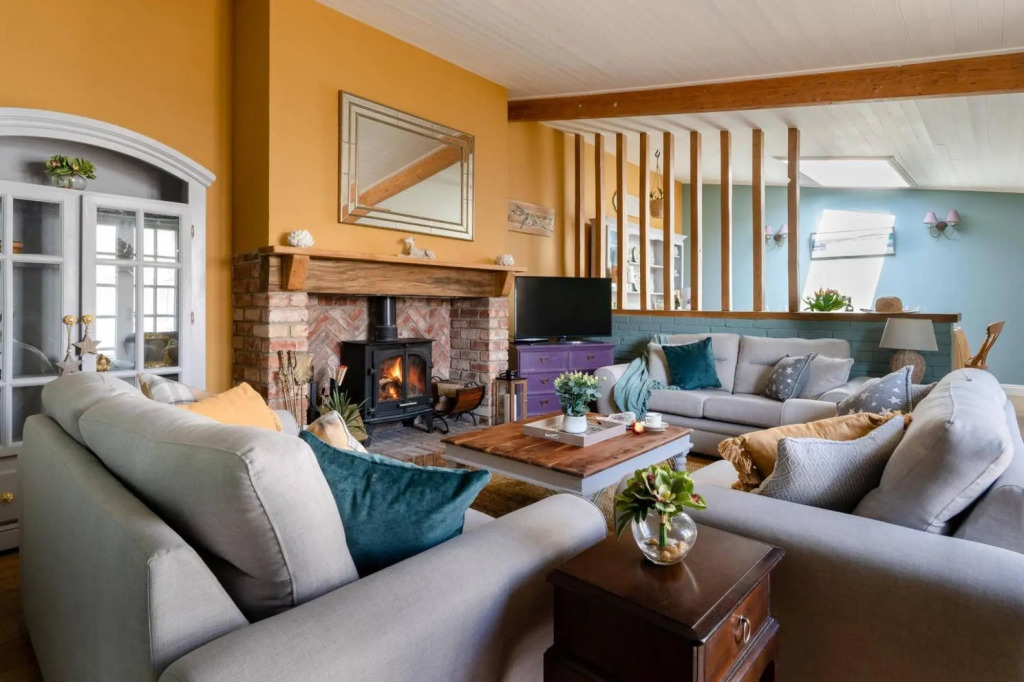 The Cottage - Characterful, coastal family home
