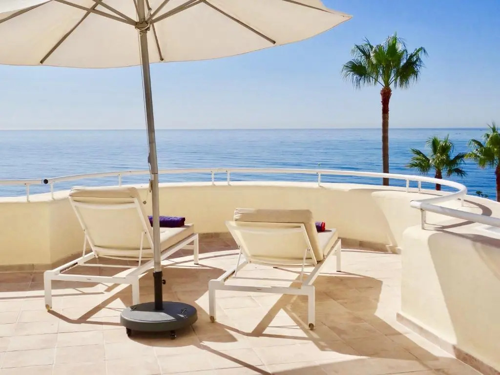 D12 Espectacular y moderno apartamento en primera línea - Estepona - Sinfonia del Mar