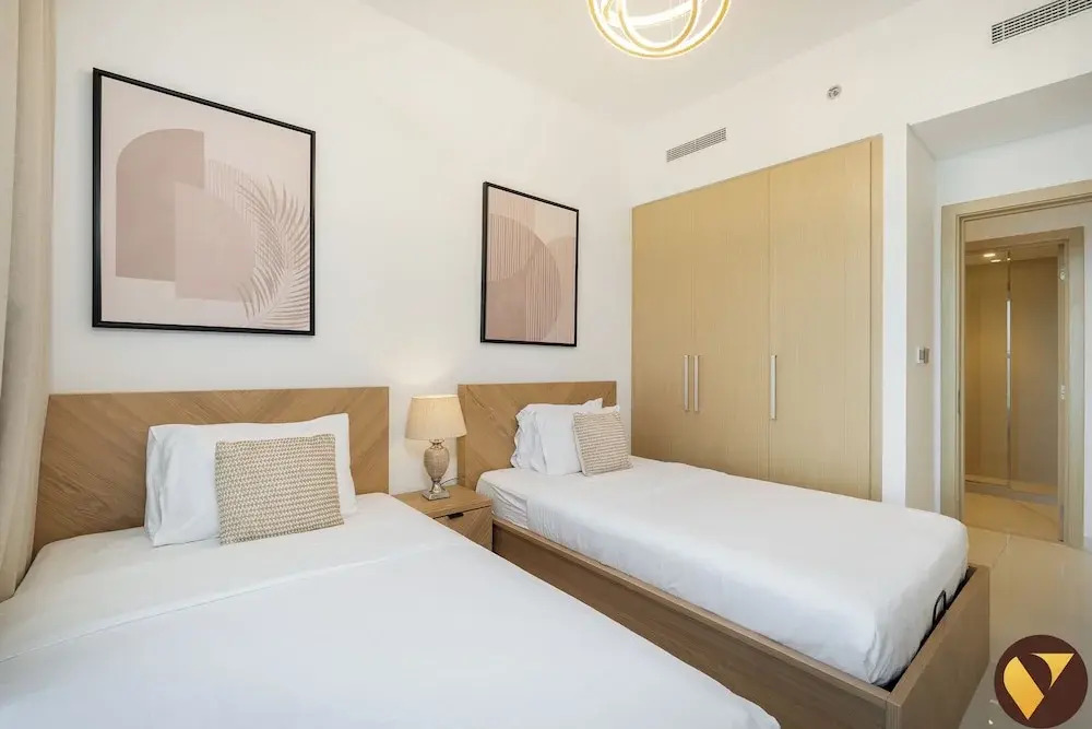 Vogue | Icon Bay Creek Harbour | Waterfront Living