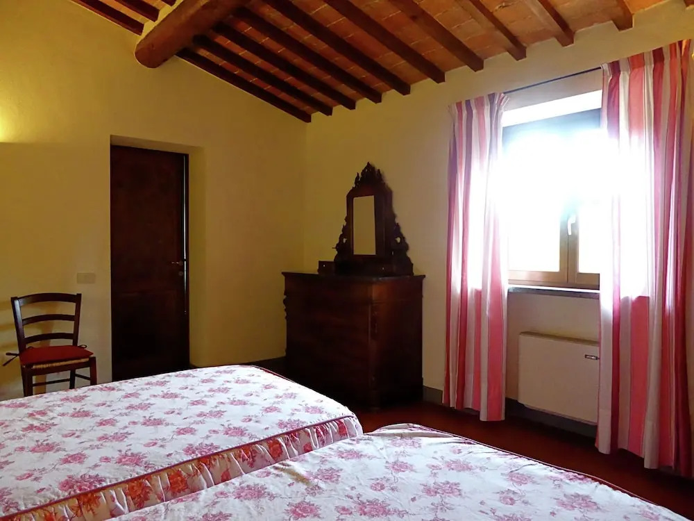 Beautiful Villa in Lari, with swimming pool
