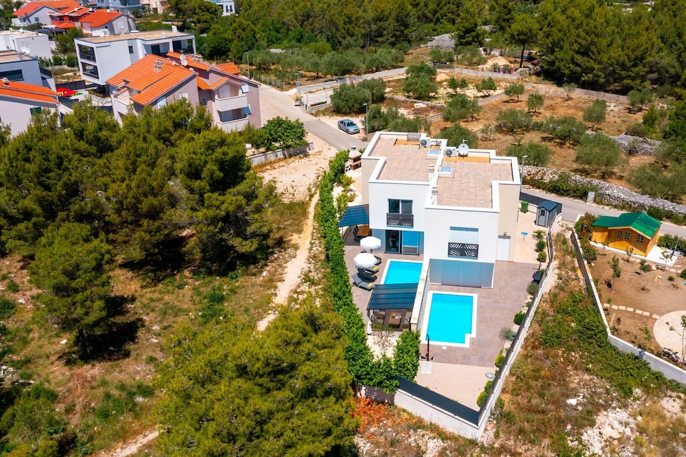 Villa Srima Beach house