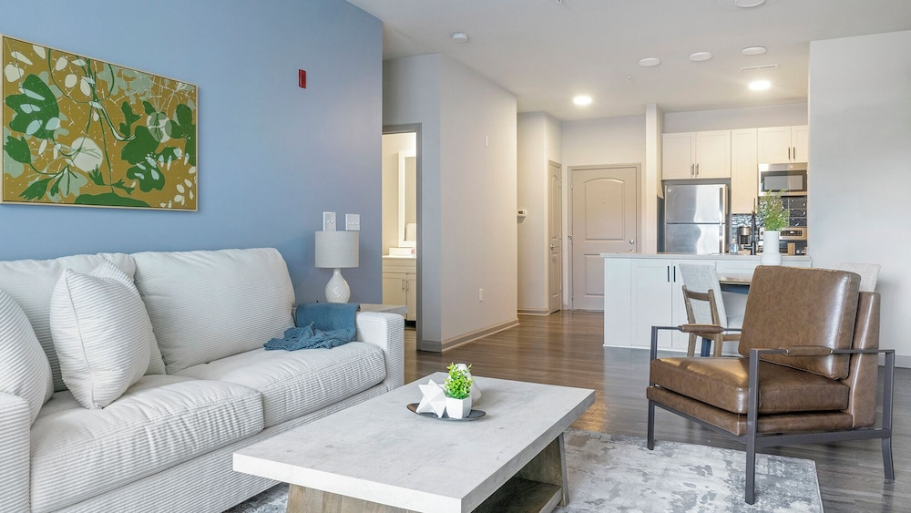 Landing Apartments Raleigh - North Hills