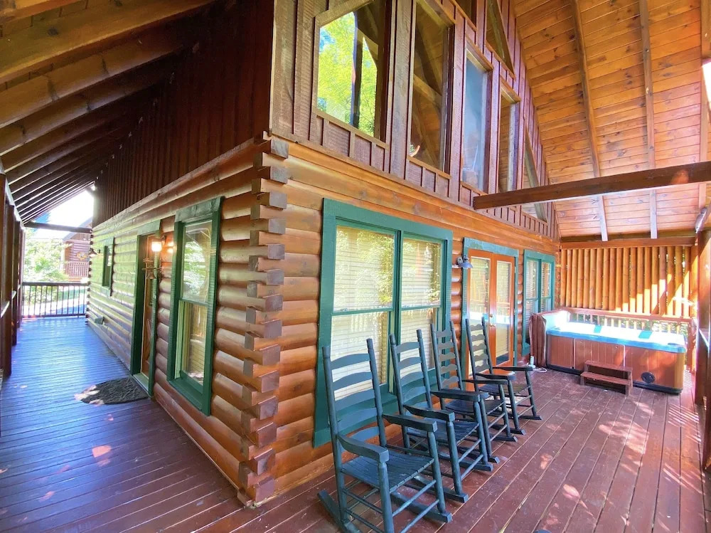 Cozy Bear 2 Bedroom Cabin
