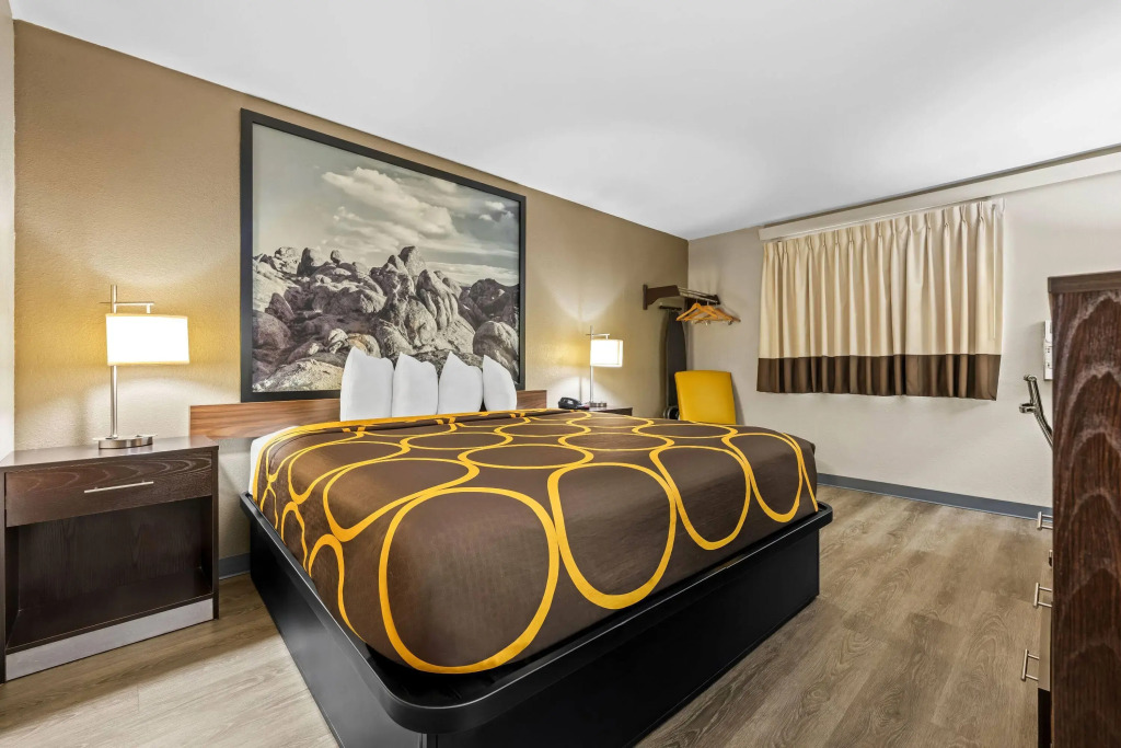 Super 8 by Wyndham Homewood Birmingham Area