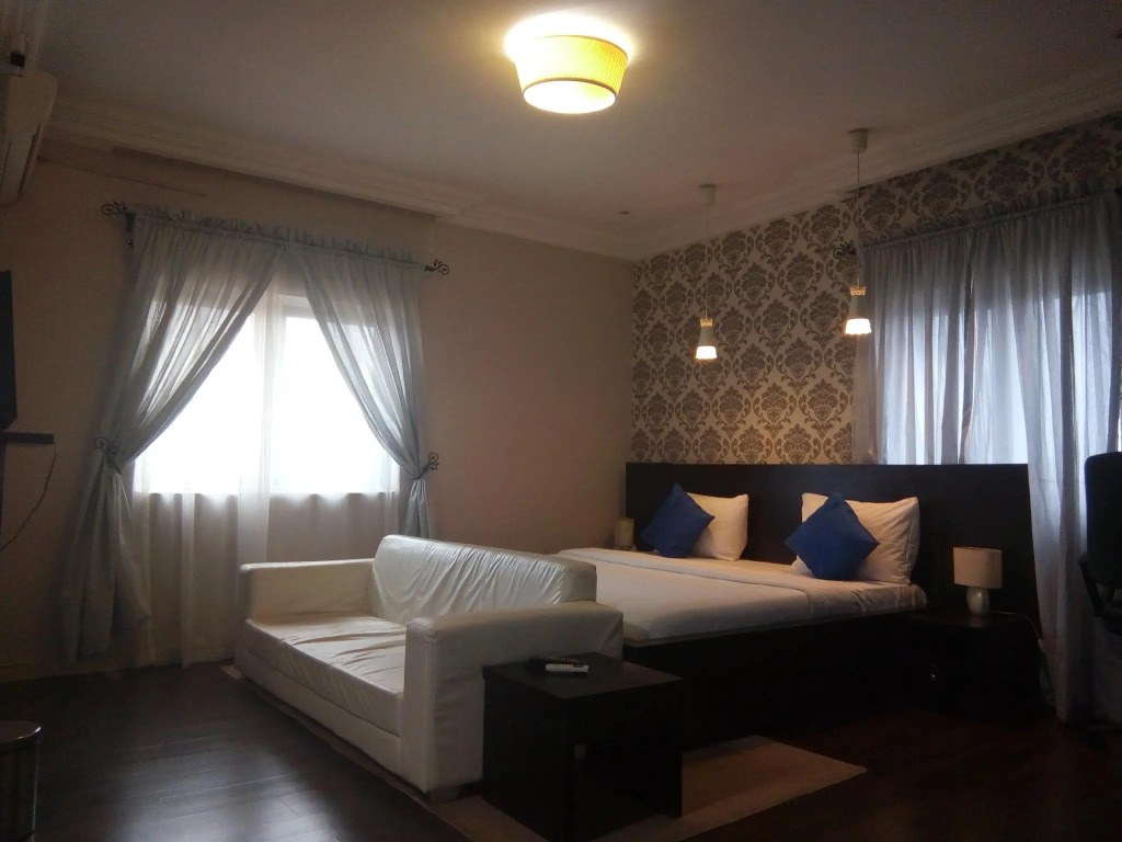 Orchid Suite & Apartment