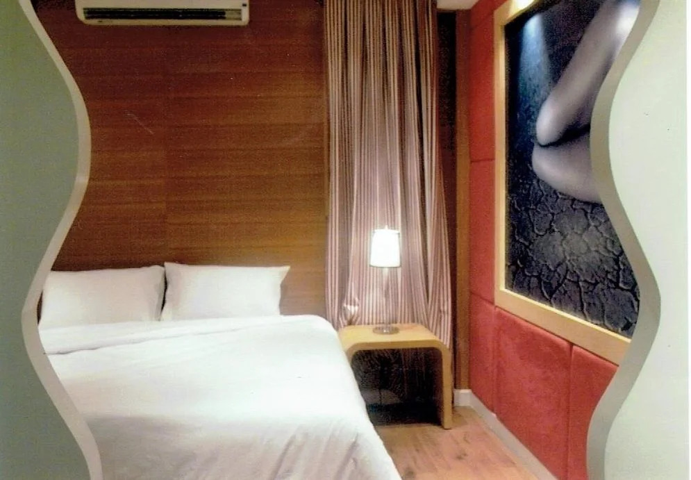 Strand Inn Hotel