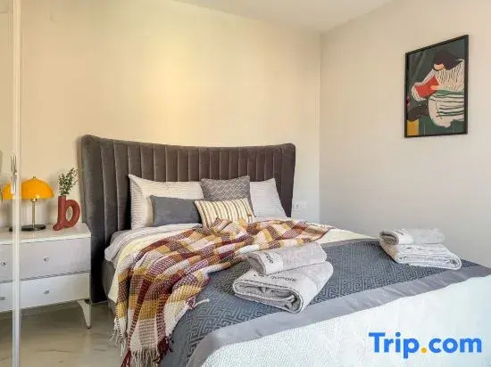 Qoople Elite 3 City 16 Apartment near the beach