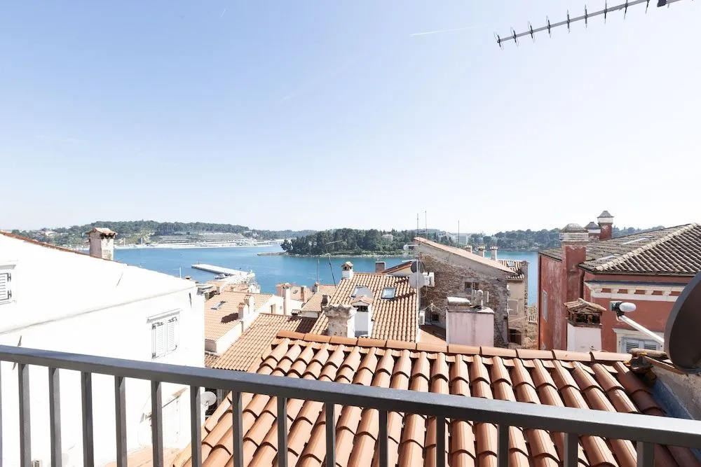 The View Apartment Old Town by Irundo