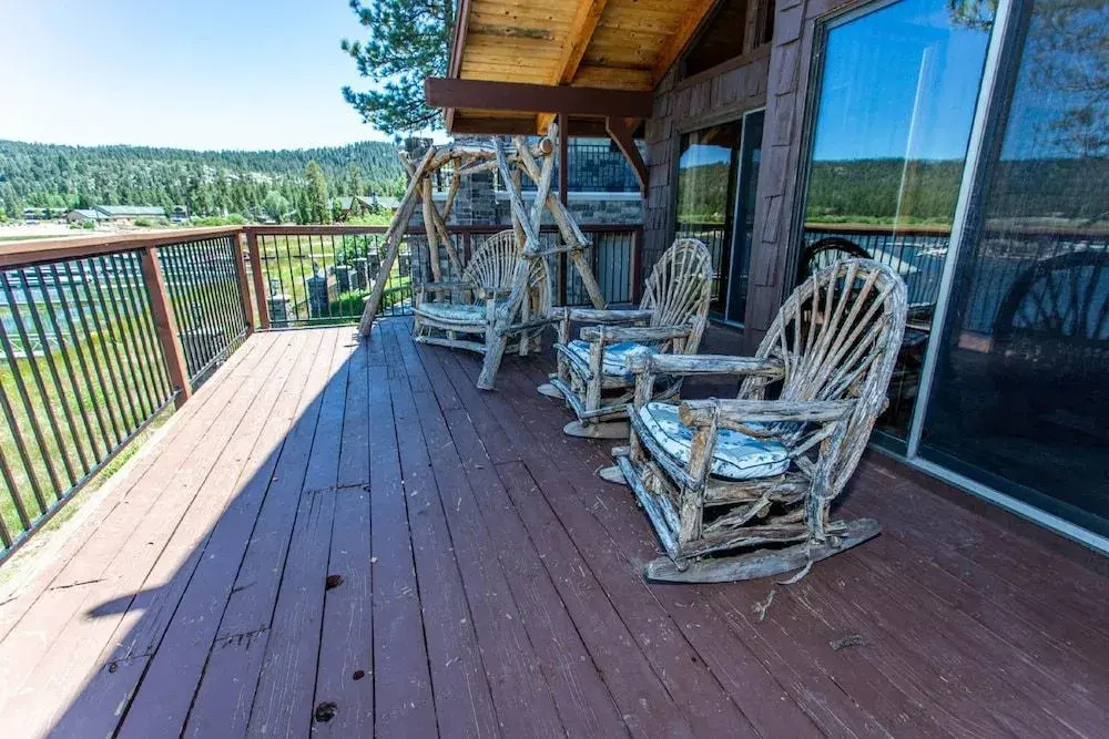 The Voges' Lake House