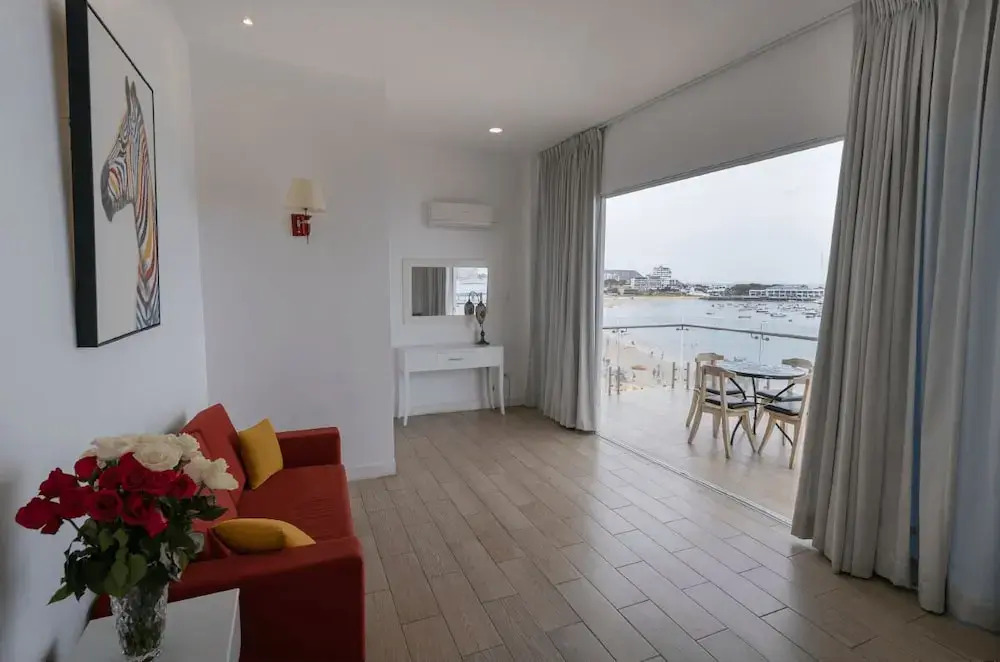 Hotel Kinova - Salinas
