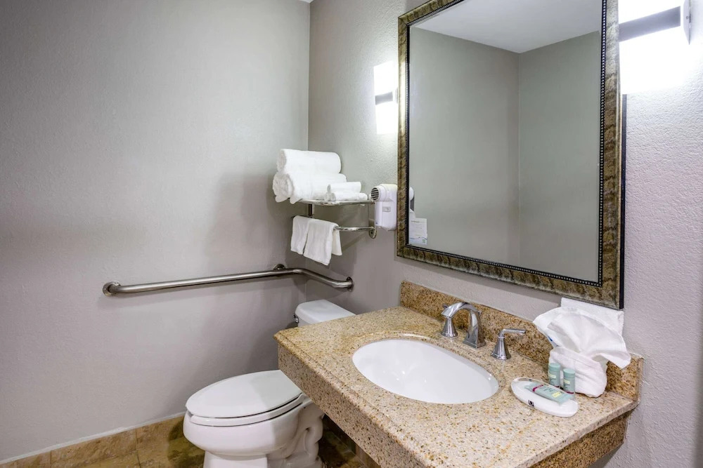 Baymont by Wyndham La Vergne Nashville I-24 East