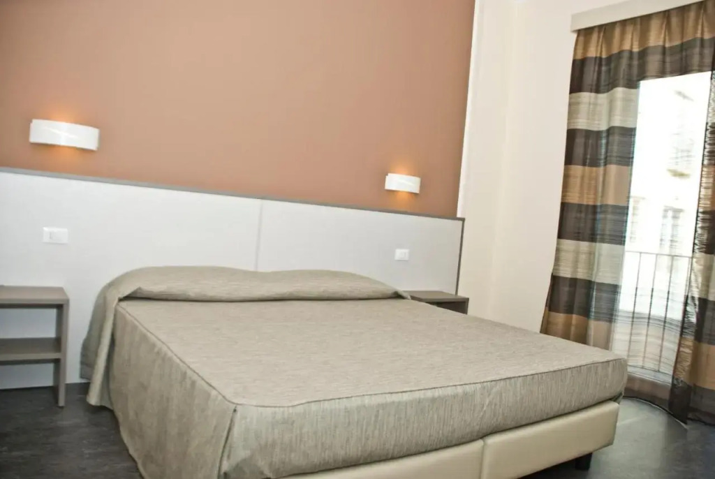 Hotel 4 Strade