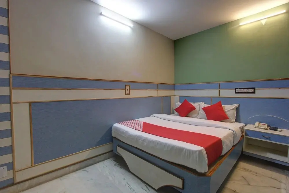 OYO 35504 Royal Park Hotal