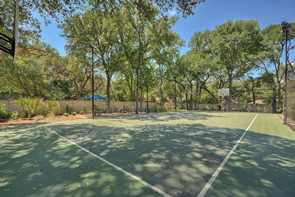 6BR 8BA Historic LBJ Estate near Lake Austin by RedAwning