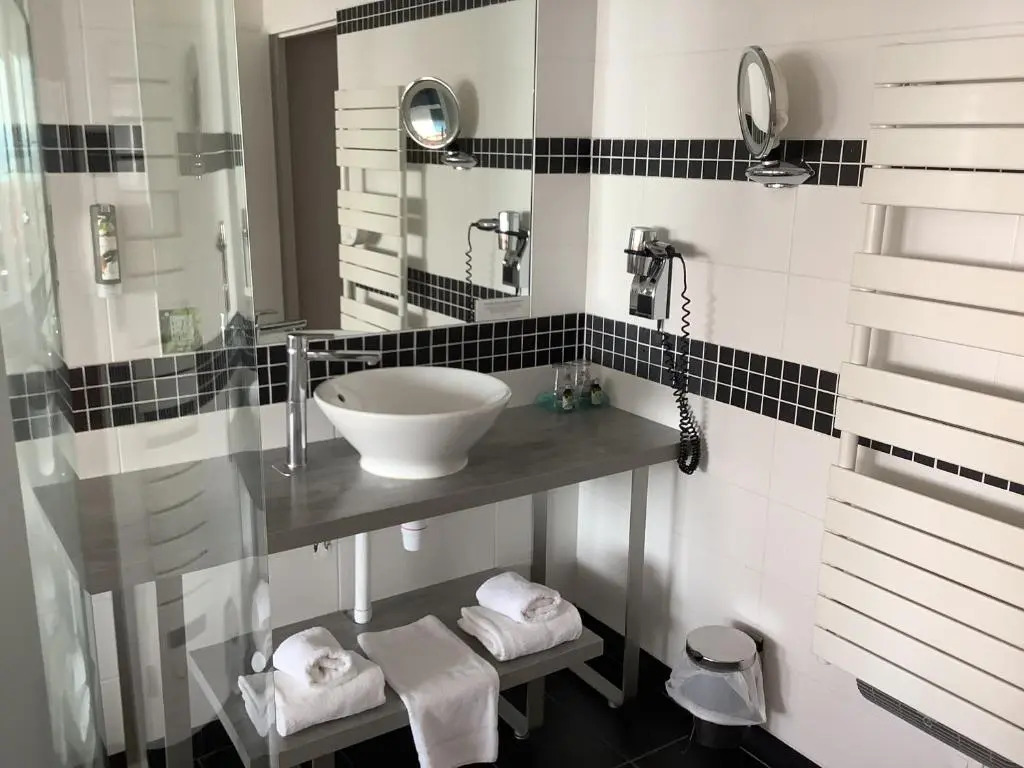 LOGIS HOTEL - La Petite Rade